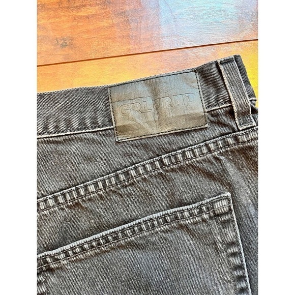 GRLFRND Black Washed Cut Off High Rise Summer Festival Short Size 31 - Picture 8 of 8